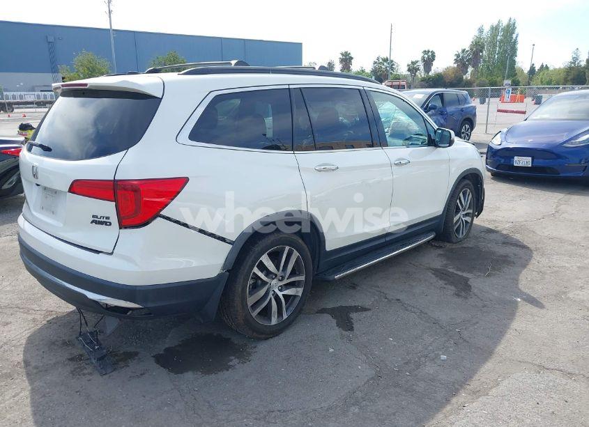 Photo 4 of 2017 Honda Pilot ELITE (VIN 5FNYF6H02HB069911)