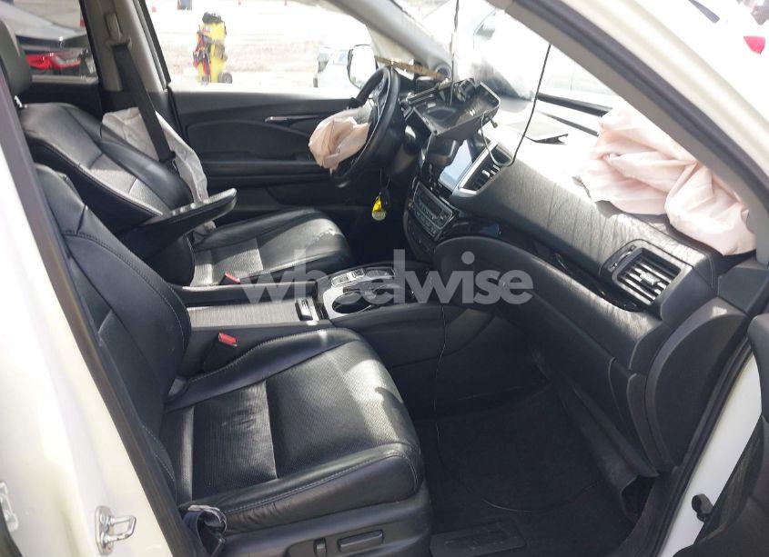 Photo 5 of 2017 Honda Pilot ELITE (VIN 5FNYF6H02HB069911)