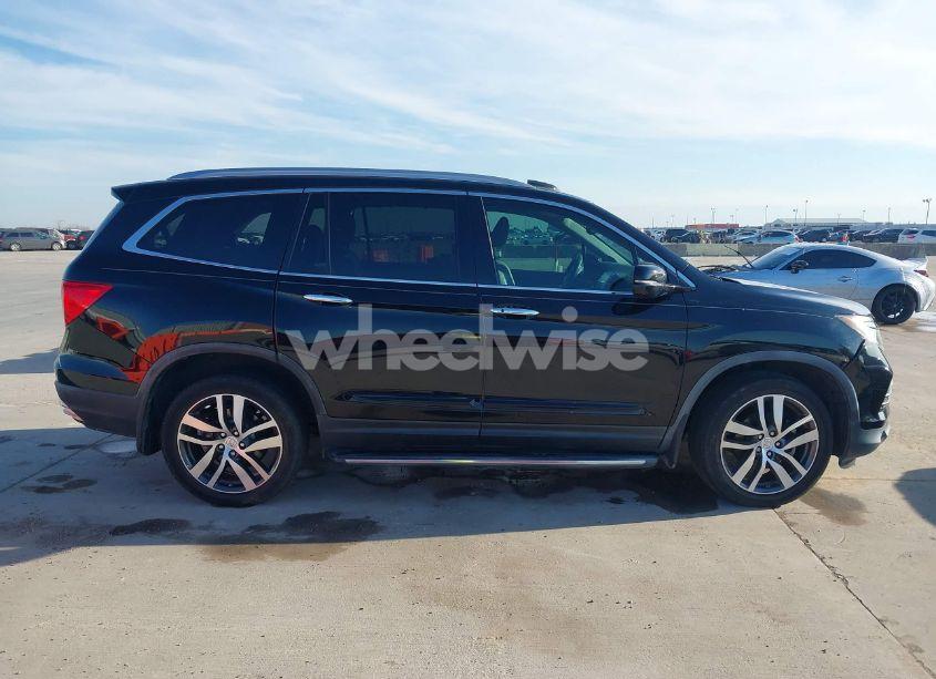 Photo 12 of 2017 Honda Pilot ELITE (VIN 5FNYF6H02HB095585)