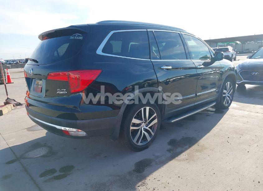 Photo 4 of 2017 Honda Pilot ELITE (VIN 5FNYF6H02HB095585)