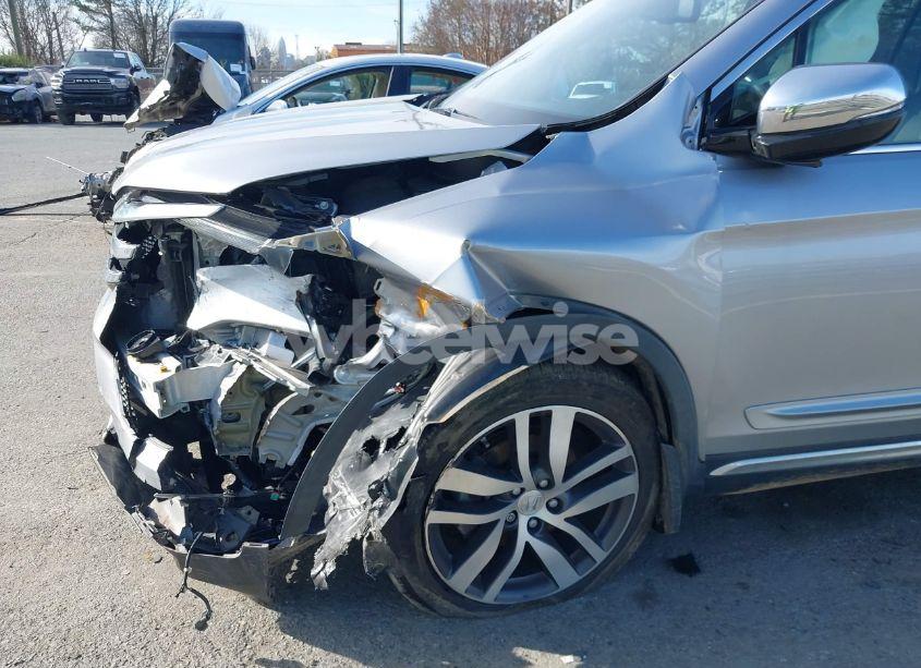 Photo 6 of 2018 Honda Pilot ELITE (VIN 5FNYF6H02JB040687)