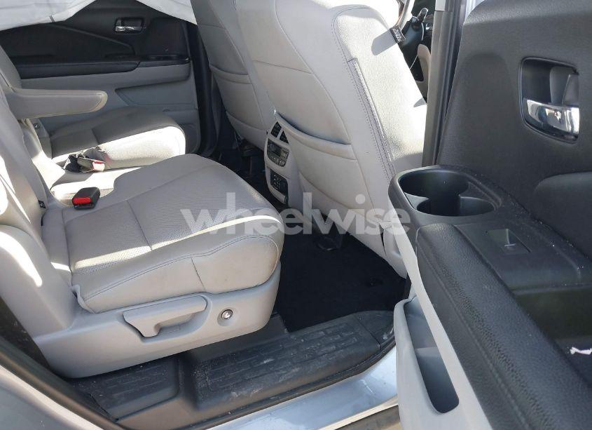 Photo 8 of 2018 Honda Pilot ELITE (VIN 5FNYF6H02JB040687)