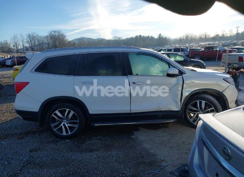 Photo 14 of 2018 Honda Pilot ELITE (VIN 5FNYF6H02JB041158)