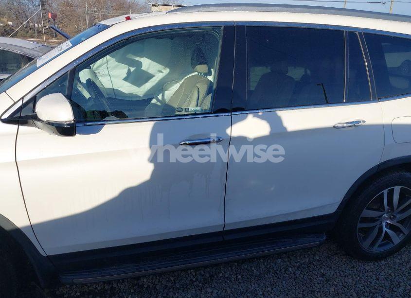 Photo 15 of 2018 Honda Pilot ELITE (VIN 5FNYF6H02JB041158)