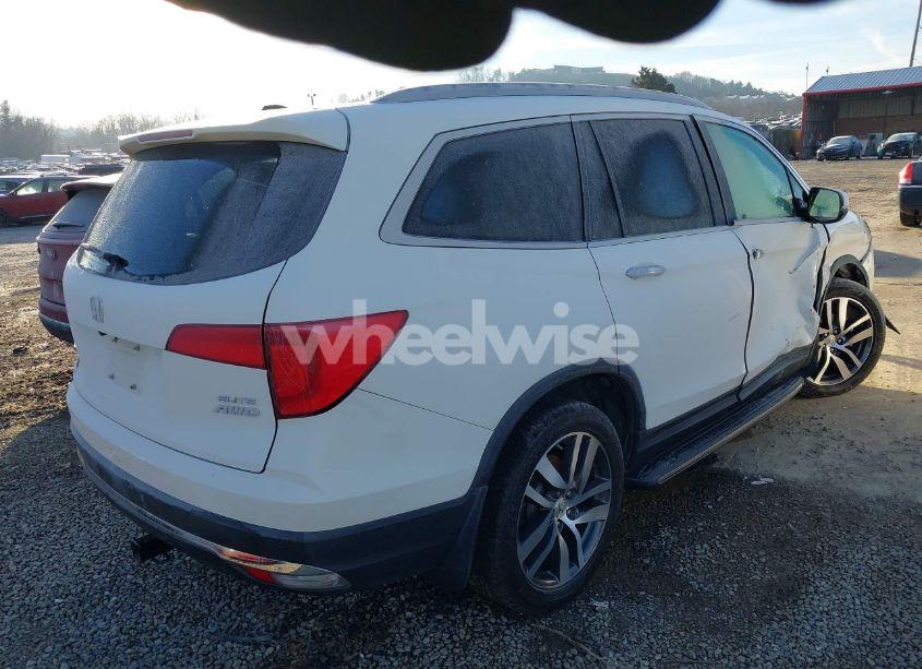 Photo 4 of 2018 Honda Pilot ELITE (VIN 5FNYF6H02JB041158)