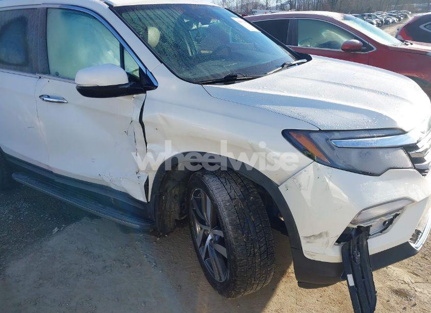 Photo 6 of 2018 Honda Pilot ELITE (VIN 5FNYF6H02JB041158)