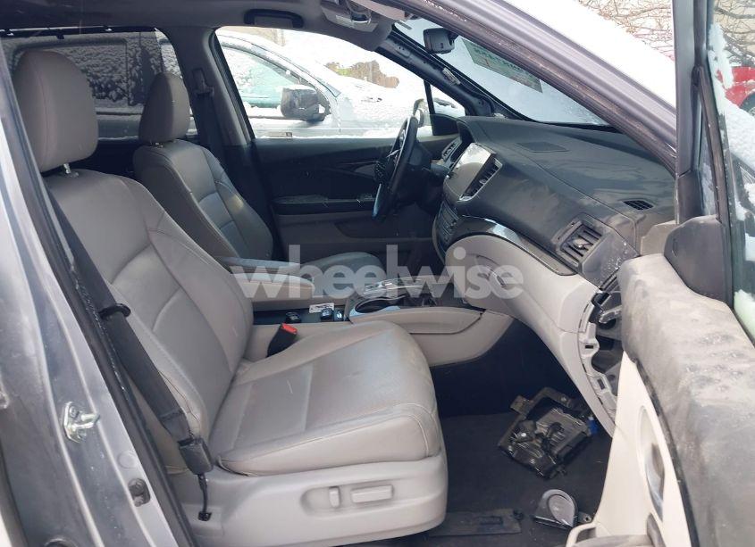 Photo 5 of 2021 Honda Pilot AWD ELITE (VIN 5FNYF6H02MB034165)