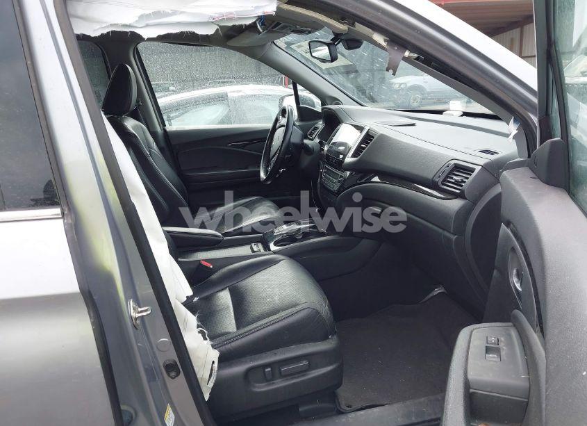 Photo 5 of 2016 Honda Pilot ELITE (VIN 5FNYF6H03GB123800)