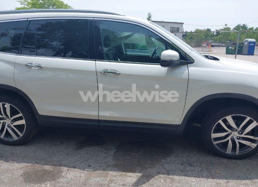 Photo 13 of 2018 Honda Pilot ELITE (VIN 5FNYF6H03JB047552)