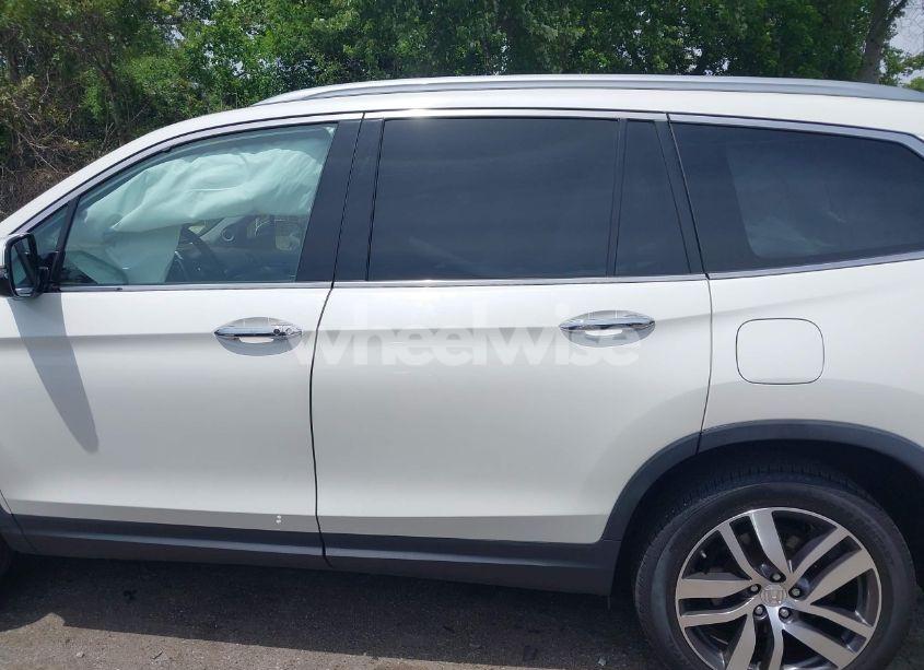 Photo 14 of 2018 Honda Pilot ELITE (VIN 5FNYF6H03JB047552)