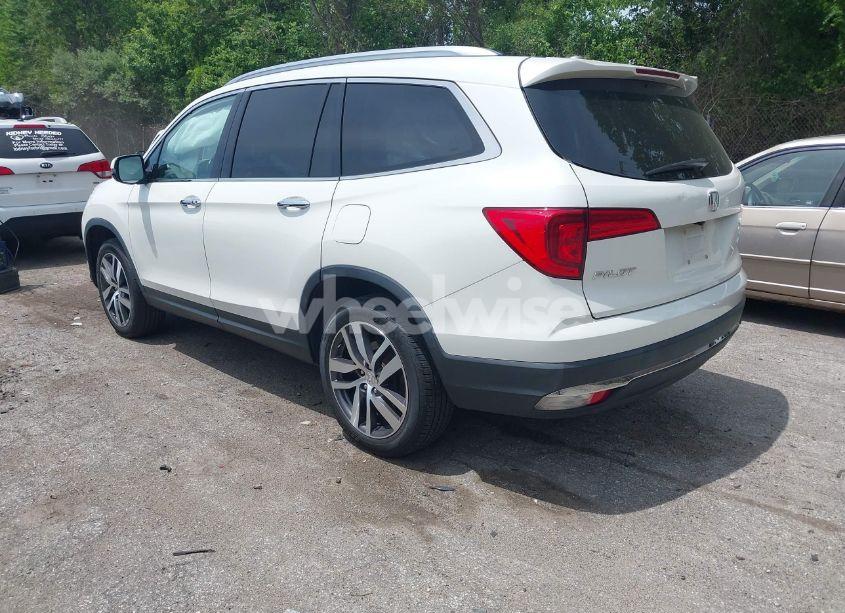 Photo 3 of 2018 Honda Pilot ELITE (VIN 5FNYF6H03JB047552)