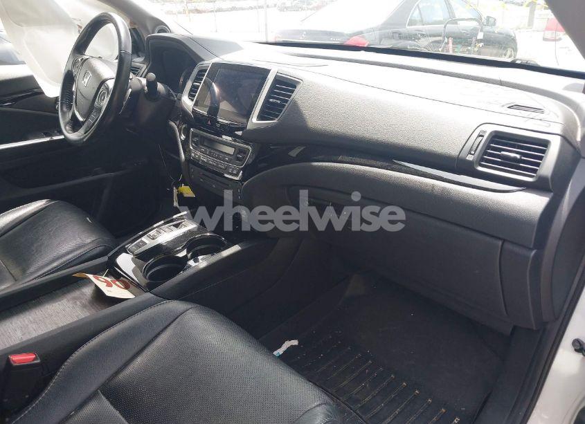 Photo 5 of 2018 Honda Pilot ELITE (VIN 5FNYF6H03JB047552)
