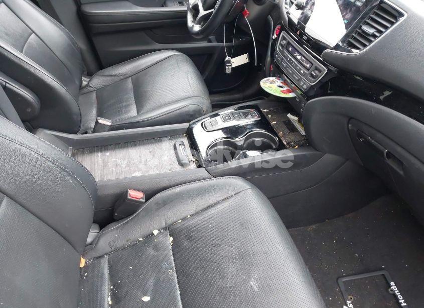 Photo 5 of 2019 Honda Pilot ELITE (VIN 5FNYF6H03KB061551)