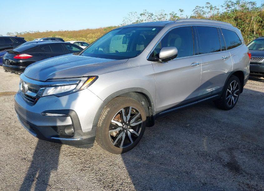 Photo 2 of 2022 Honda Pilot AWD ELITE (VIN 5FNYF6H03NB030479)