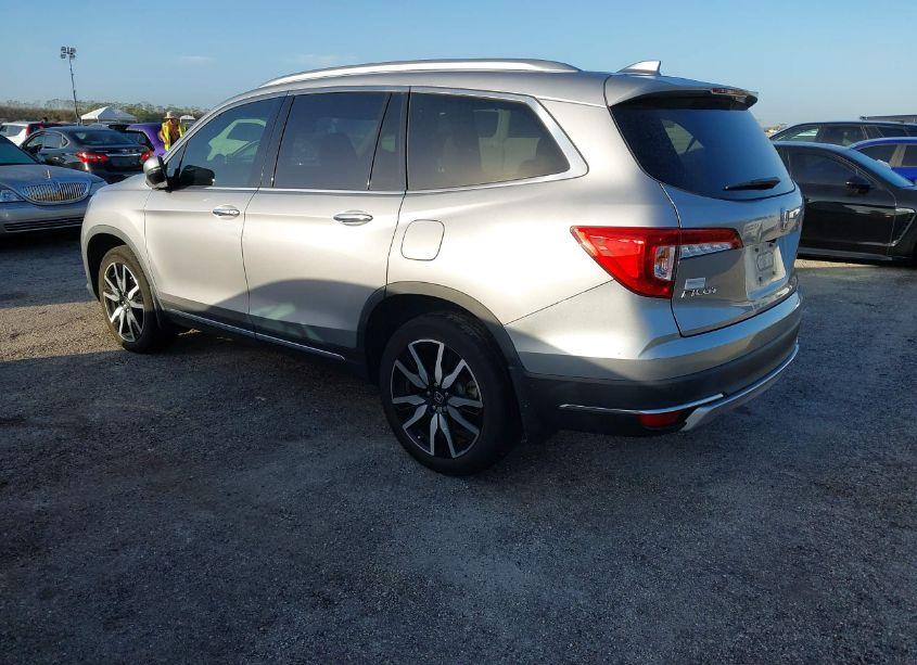 Photo 3 of 2022 Honda Pilot AWD ELITE (VIN 5FNYF6H03NB030479)