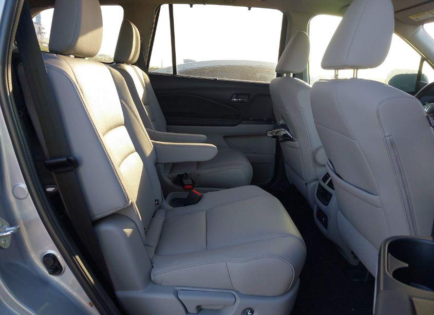 Photo 8 of 2022 Honda Pilot AWD ELITE (VIN 5FNYF6H03NB030479)