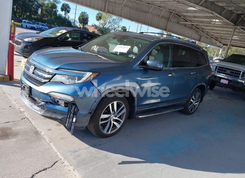 Photo 2 of 2016 Honda Pilot ELITE (VIN 5FNYF6H04GB094744)