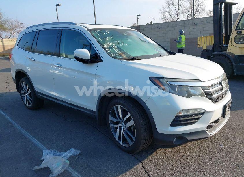 2017 Honda Pilot ELITE (VIN 5FNYF6H04HB032553) main photo