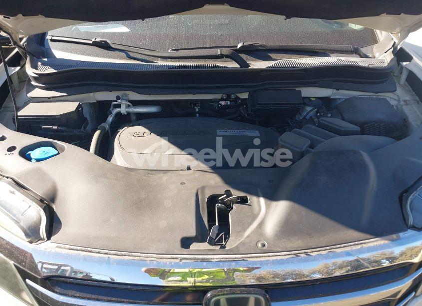 Photo 10 of 2017 Honda Pilot ELITE (VIN 5FNYF6H04HB032553)