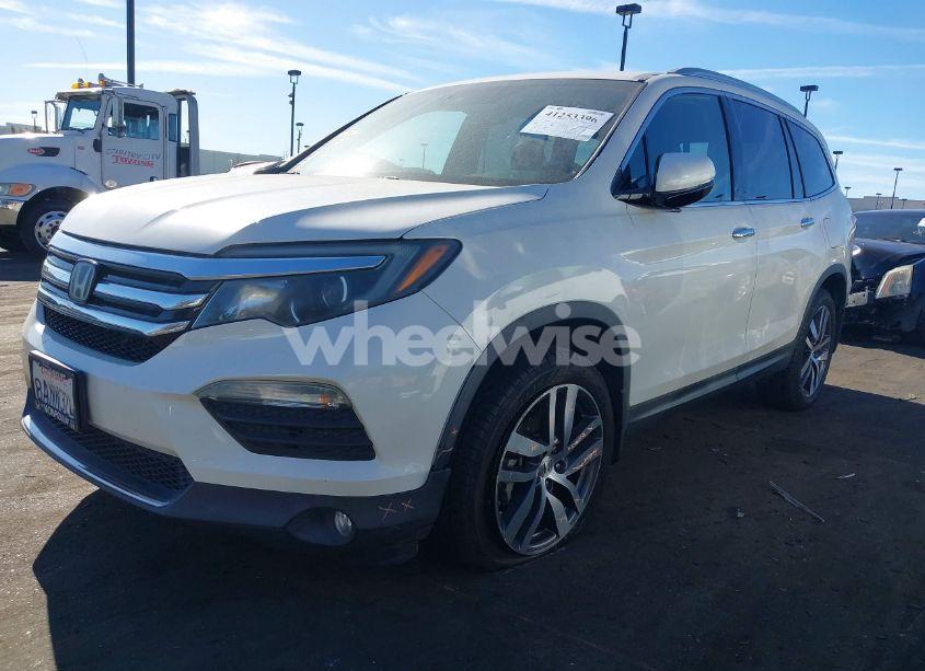 Photo 6 of 2017 Honda Pilot ELITE (VIN 5FNYF6H04HB032553)