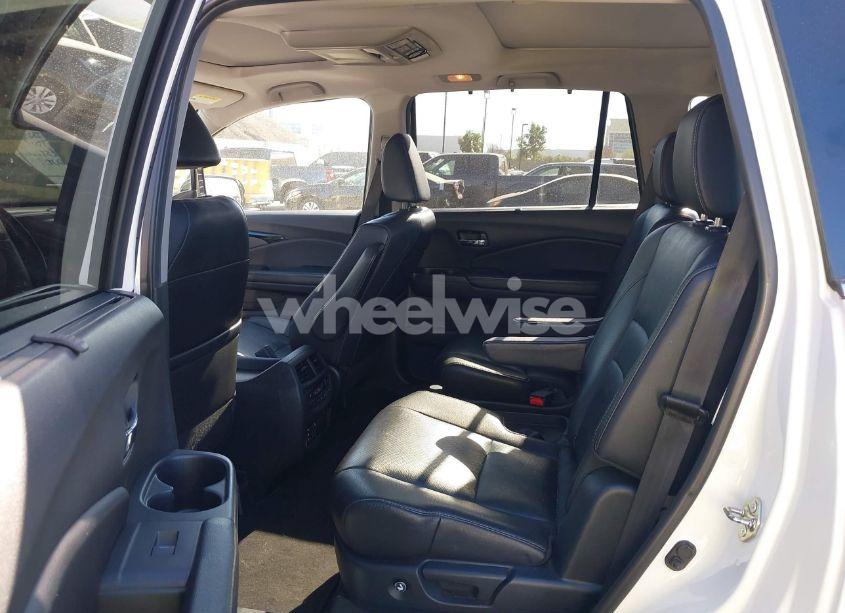 Photo 8 of 2017 Honda Pilot ELITE (VIN 5FNYF6H04HB032553)