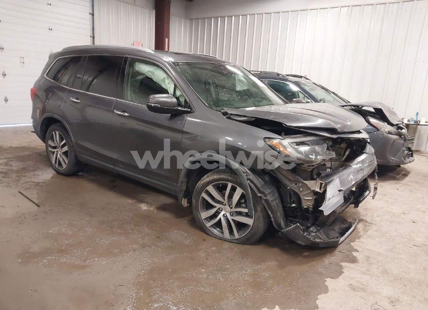 2017 Honda Pilot ELITE (VIN 5FNYF6H04HB046341) main photo