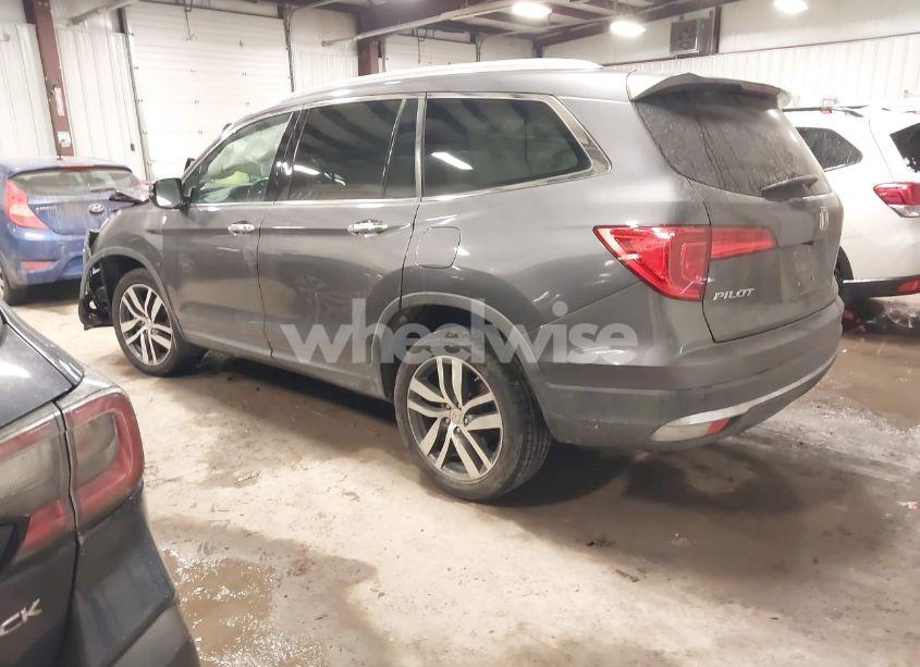 Photo 3 of 2017 Honda Pilot ELITE (VIN 5FNYF6H04HB046341)