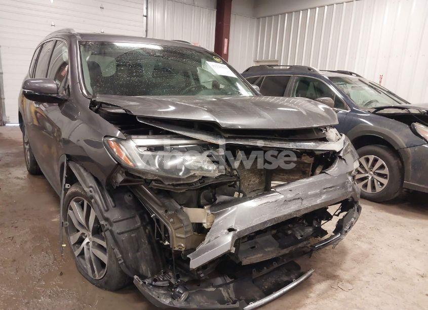 Photo 6 of 2017 Honda Pilot ELITE (VIN 5FNYF6H04HB046341)