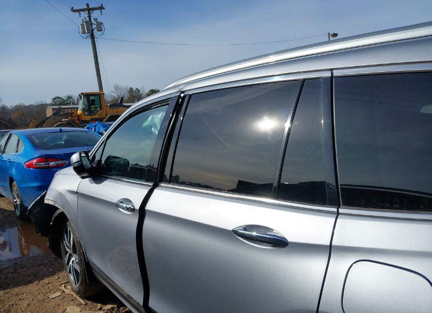 Photo 14 of 2017 Honda Pilot ELITE (VIN 5FNYF6H04HB049093)