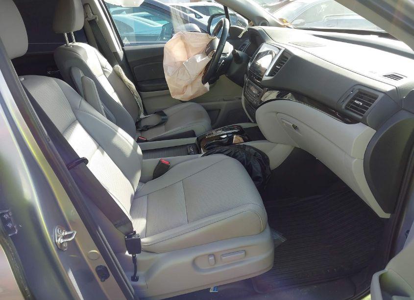 Photo 5 of 2017 Honda Pilot ELITE (VIN 5FNYF6H04HB049093)