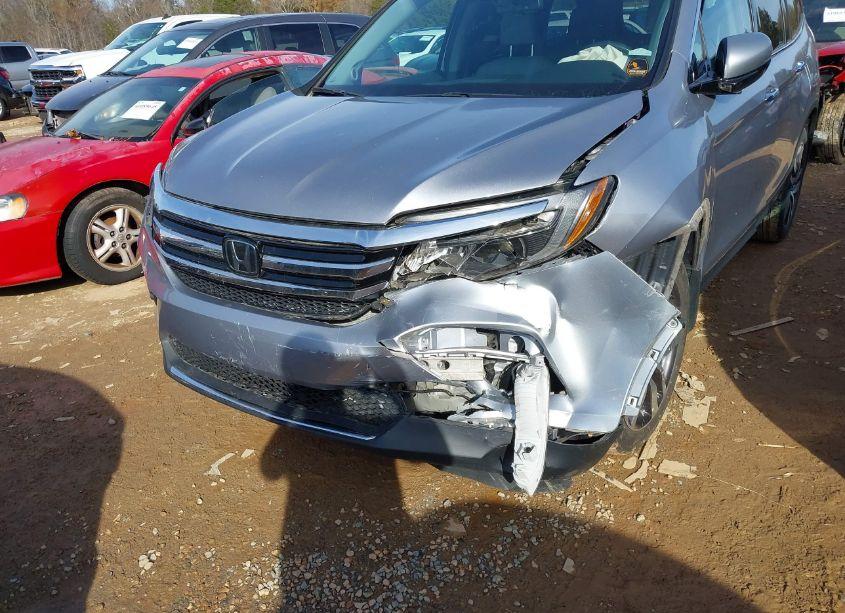 Photo 6 of 2017 Honda Pilot ELITE (VIN 5FNYF6H04HB049093)