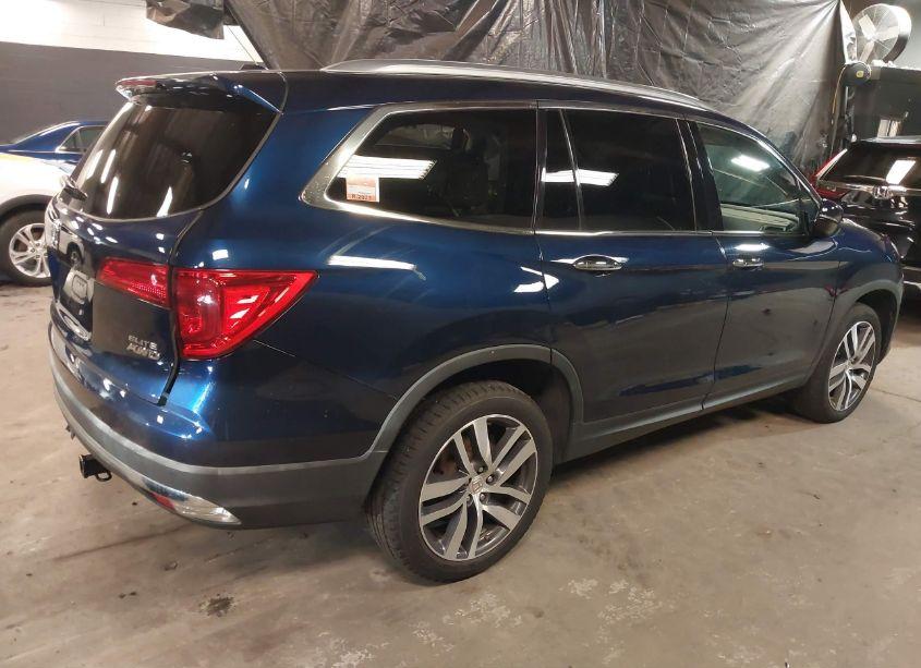 Photo 4 of 2017 Honda Pilot ELITE (VIN 5FNYF6H04HB095605)