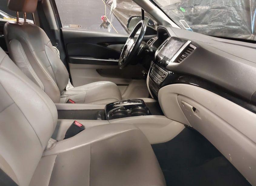 Photo 5 of 2017 Honda Pilot ELITE (VIN 5FNYF6H04HB095605)
