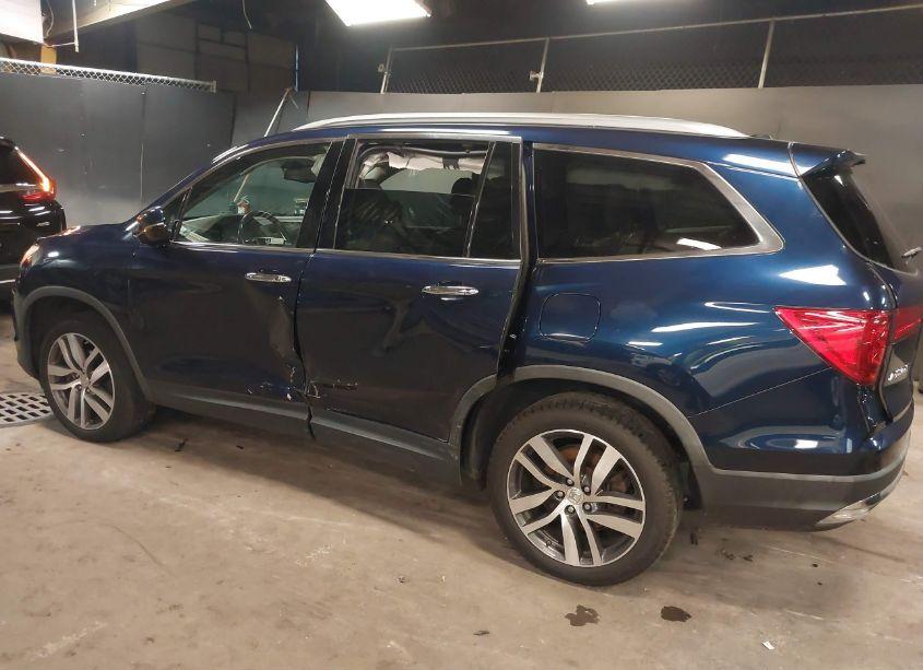 Photo 6 of 2017 Honda Pilot ELITE (VIN 5FNYF6H04HB095605)