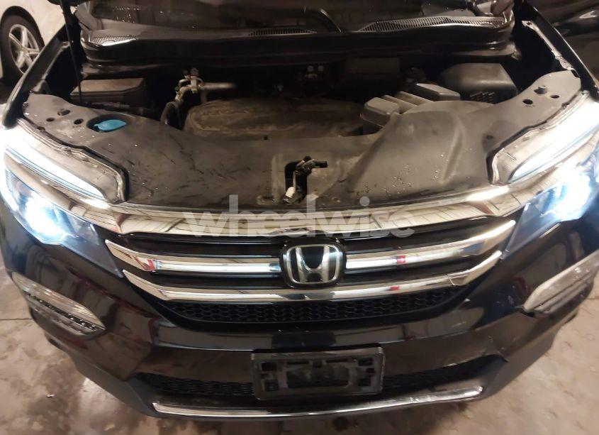 Photo 10 of 2017 Honda Pilot ELITE (VIN 5FNYF6H04HB097242)