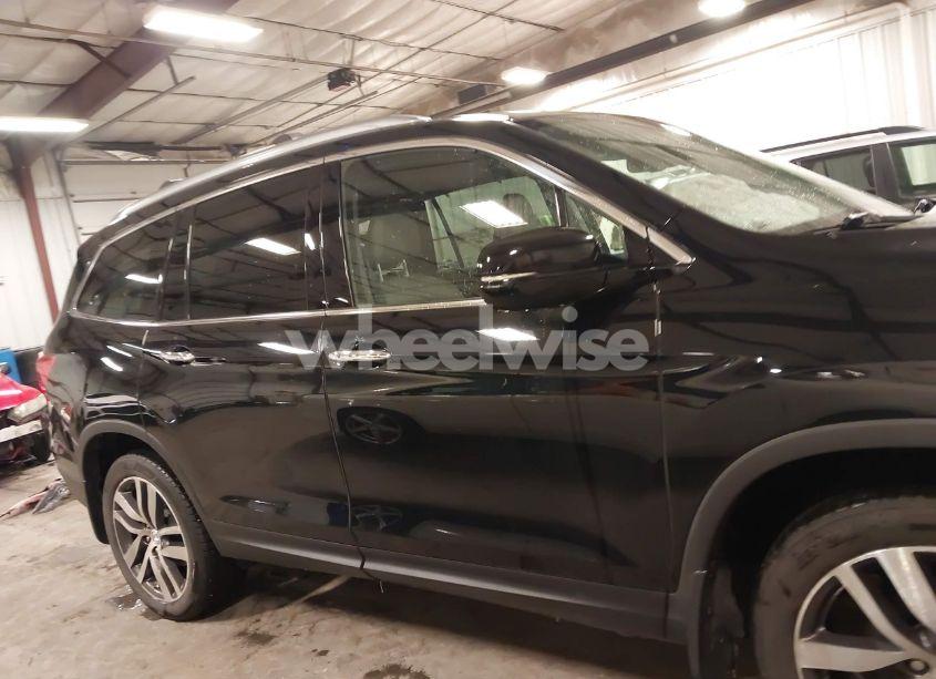 Photo 13 of 2017 Honda Pilot ELITE (VIN 5FNYF6H04HB097242)
