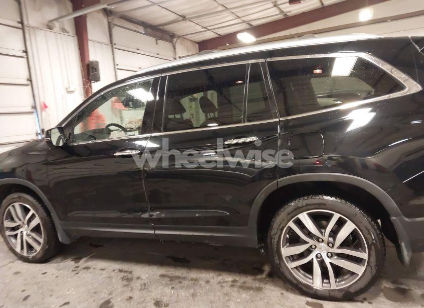 Photo 14 of 2017 Honda Pilot ELITE (VIN 5FNYF6H04HB097242)