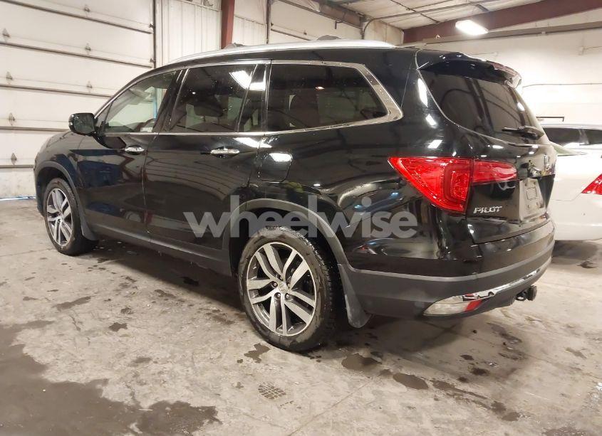 Photo 3 of 2017 Honda Pilot ELITE (VIN 5FNYF6H04HB097242)