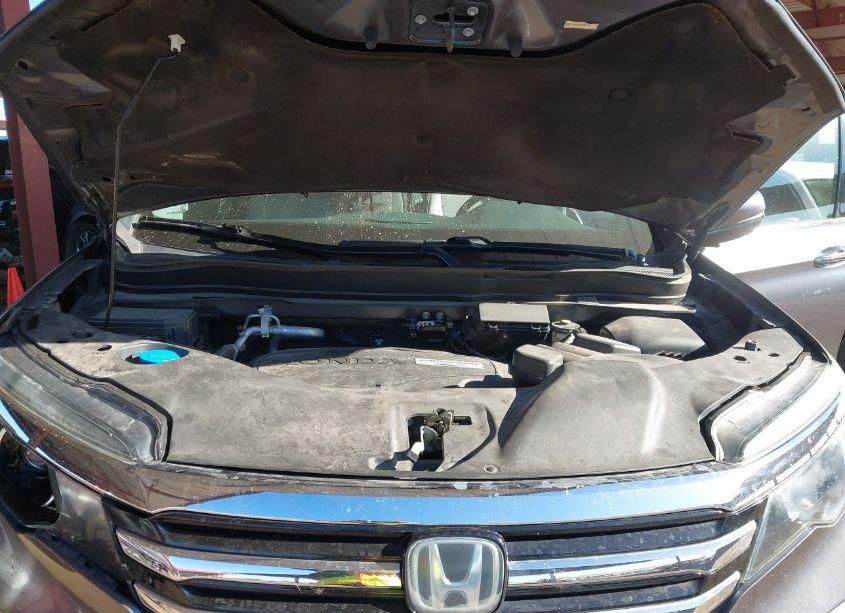 Photo 10 of 2016 Honda Pilot ELITE (VIN 5FNYF6H05GB101314)