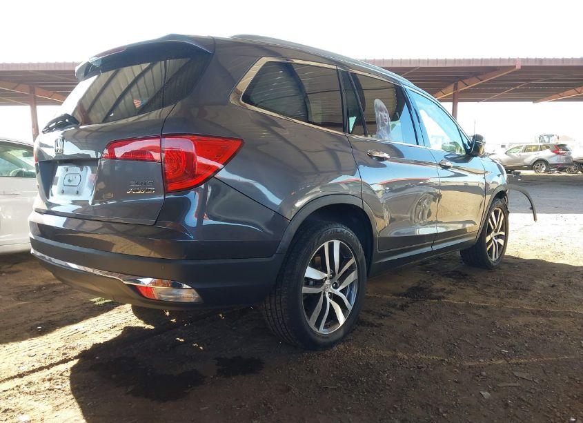 Photo 4 of 2016 Honda Pilot ELITE (VIN 5FNYF6H05GB101314)