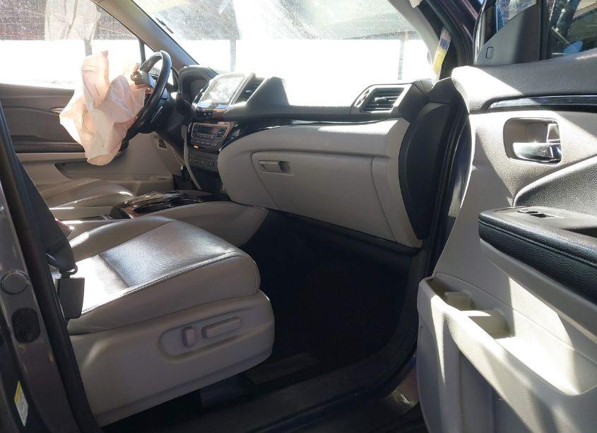 Photo 5 of 2016 Honda Pilot ELITE (VIN 5FNYF6H05GB101314)