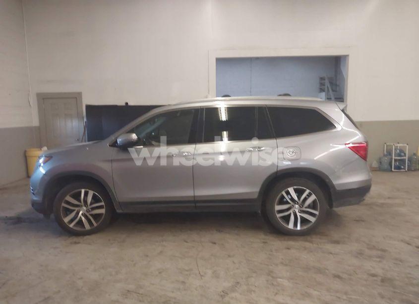 Photo 14 of 2016 Honda Pilot ELITE (VIN 5FNYF6H05GB102320)