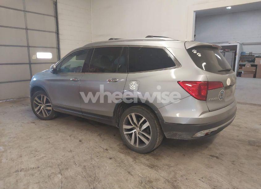Photo 3 of 2016 Honda Pilot ELITE (VIN 5FNYF6H05GB102320)