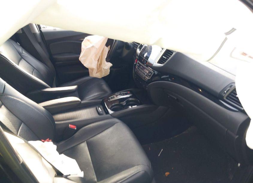 Photo 5 of 2017 Honda Pilot ELITE (VIN 5FNYF6H05HB037292)