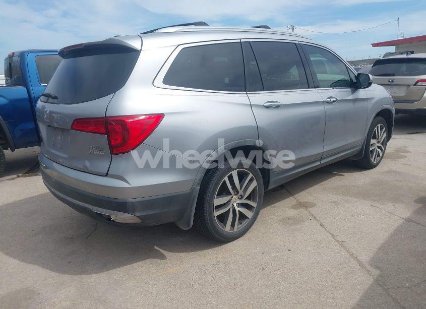 Photo 4 of 2017 Honda Pilot ELITE (VIN 5FNYF6H05HB049099)