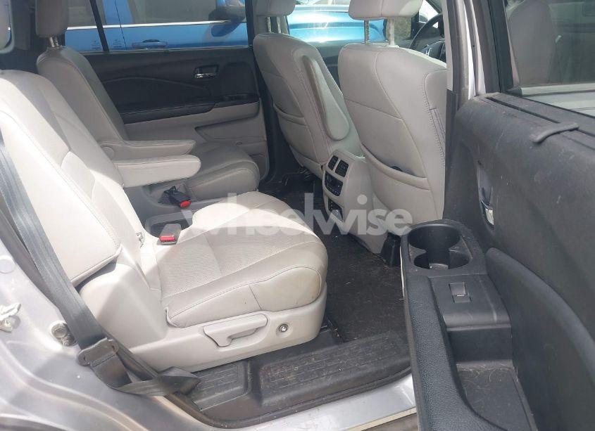 Photo 8 of 2017 Honda Pilot ELITE (VIN 5FNYF6H05HB049099)