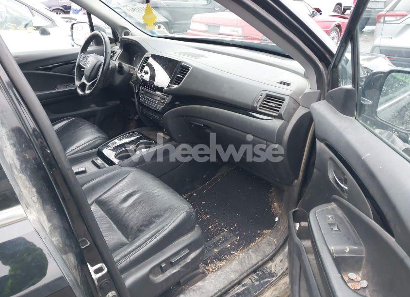 Photo 5 of 2019 Honda Pilot ELITE (VIN 5FNYF6H05KB037171)