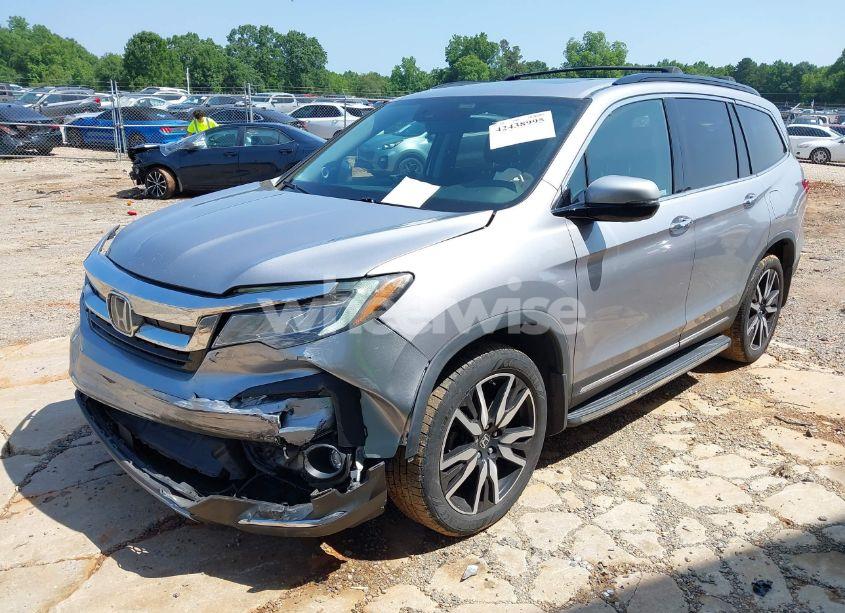 Photo 2 of 2019 Honda Pilot ELITE (VIN 5FNYF6H05KB047070)