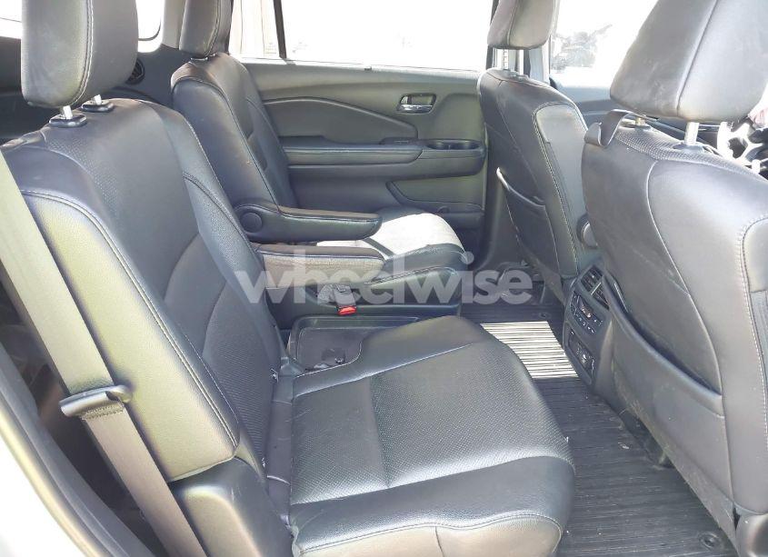 Photo 8 of 2019 Honda Pilot ELITE (VIN 5FNYF6H05KB047070)