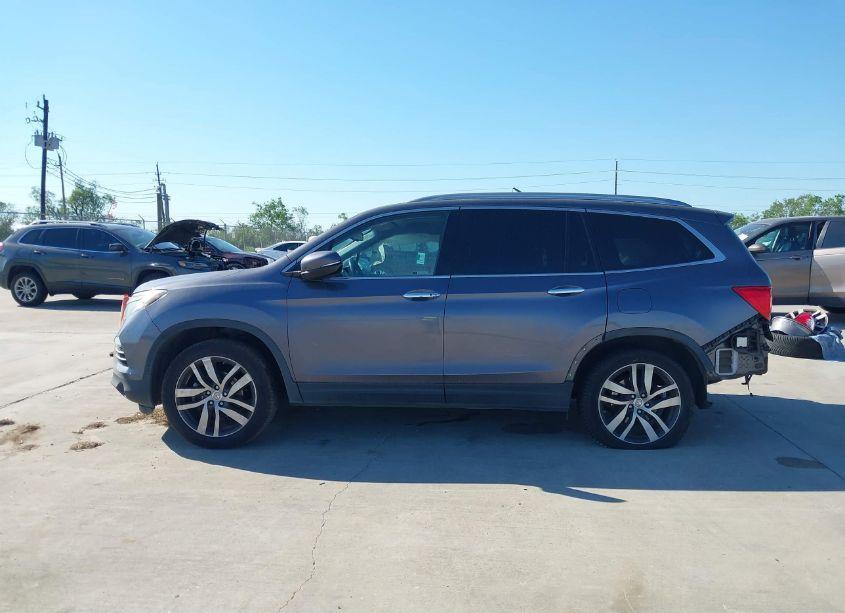 Photo 13 of 2017 Honda Pilot ELITE (VIN 5FNYF6H06HB103994)